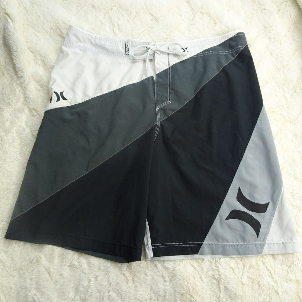 Hurley Black/White/Gray Swim Shorts, Trunks Size 38